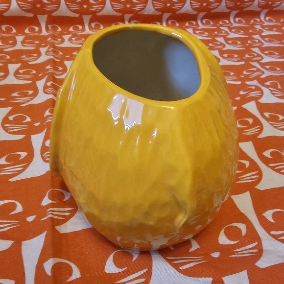 One of a kind Baby Yellow Elephant ceramic plant holder 1977 ADORABLE 💛💛 - Picture 8 of 11